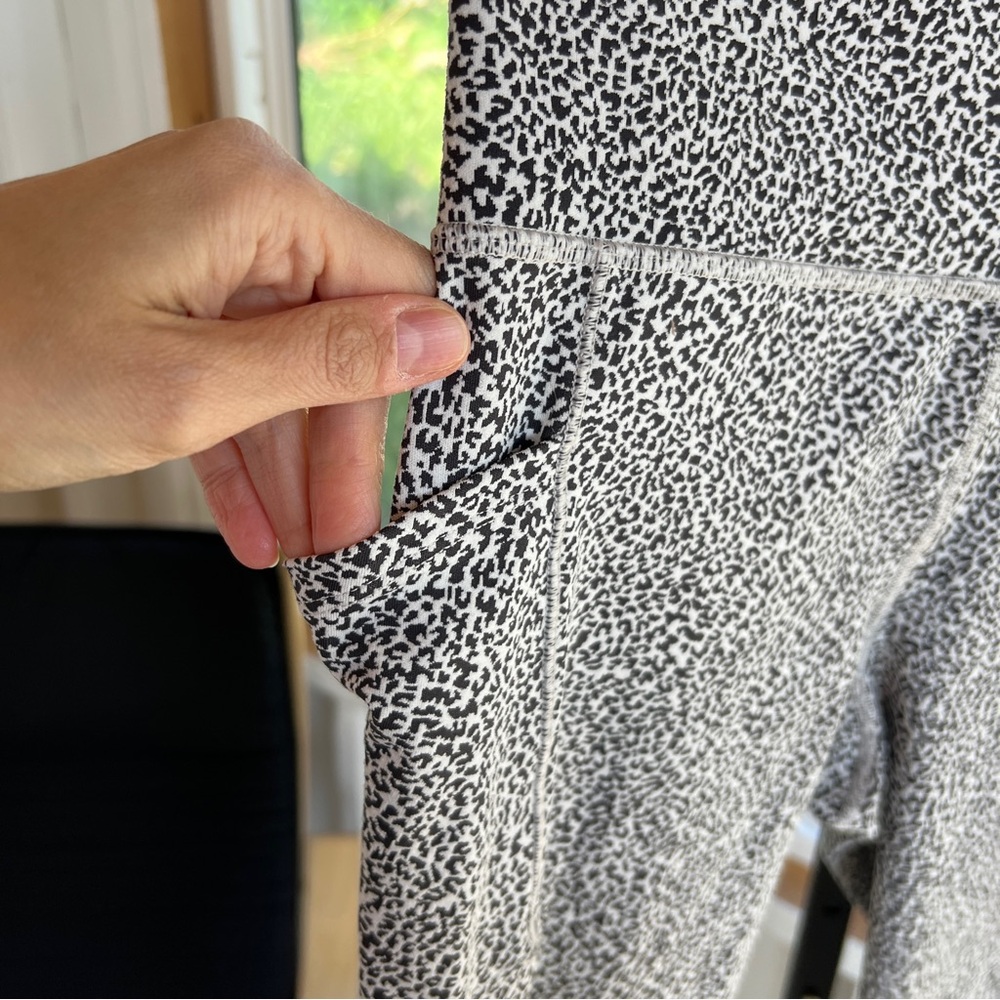 Athleta Mini Leopard Print Salutation Stash II Textured Tight - Medium